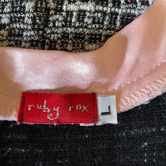 Dress - Picture 12 of 12